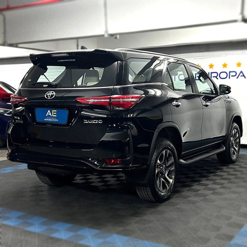 Toyota Hilux SW4 2.8 D-4D TURBO DIESEL DIAMOND 7L 4X4 AUTOMÁTICO