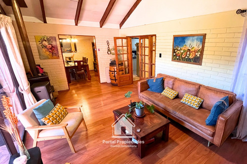 Amplia Casa, 4 Dormitorios, 3 Baños, Peñalolén