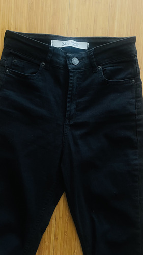 Jean Complot Slim Negro (Usado)