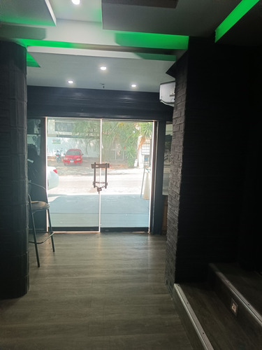 Altamira, Venta Hermoso Local , Ubicación Perfecta Para Un Restaurante, Discoteca, Concesionario De Autos Etc