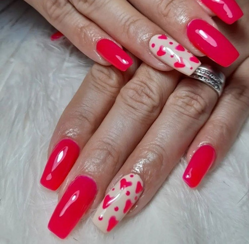 Imagen 4 de 5 de Uñas Esculpidas En Acrílico Y Gel