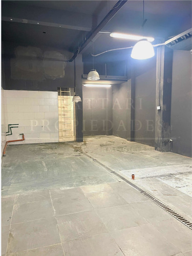 Imagen 8 de 14 de Alquiler Local En Pleno Centro Comercial San Justo Arieta Peatonal