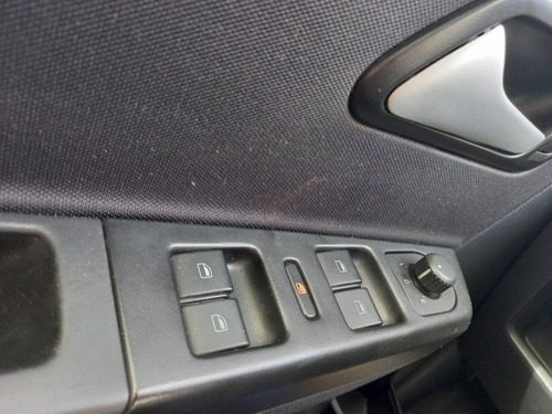 Imagem 9 de 10 de Volkswagen Fox 1.0 Mpi Trendline 12v Flex 4p Manual