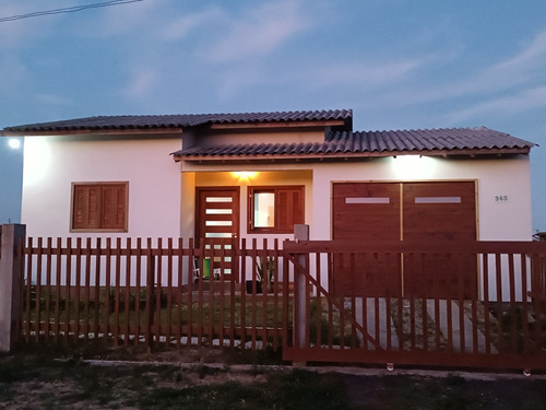 Casa Praia Paraíso Em Torres Rs
