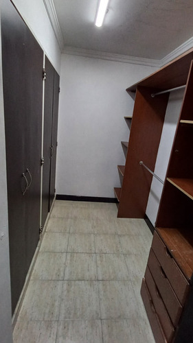 Imagen 12 de 20 de Penthouse - Apartamento En Venta En La Urb. Mañongo, Res. Frambil