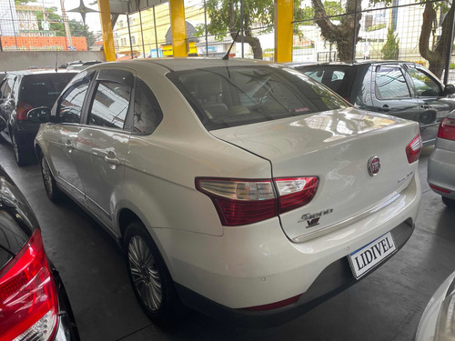 Imagem 4 de 5 de Fiat Grand Siena 2016 1.6 16v Essence Flex 4p