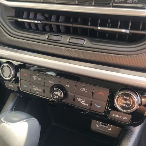 Imagen 13 de 15 de Jeep Compass Sport 1:3 4x2