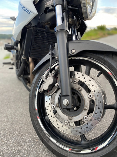 Imagem 4 de 11 de Yamaha Xj6n Abs Branca