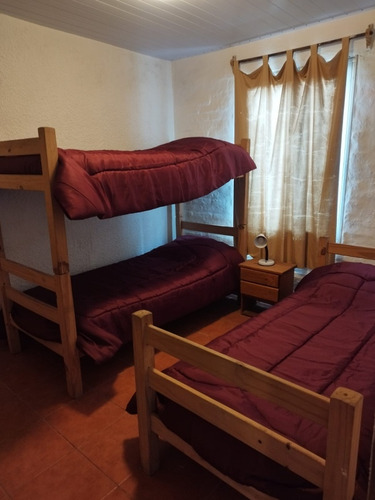 Alquiler Casa Piriapolis 5 Personas Con Parrillero 125 Dolares X Dia Playa 2 Cuadras
