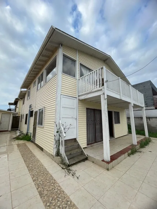 Imagen 3 de 30 de Se Vende Amplia Casa En El Tabo, Con 3 Deptos Independientes
