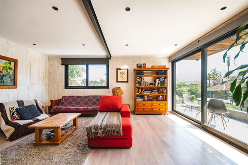 Casa En Venta De 4 Dorm. En Las Condes