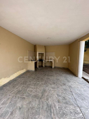Casa De 1 Piso En Colonia Centro En Parral, Chihuahua
