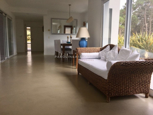 Casa De 5 Dormitorios En Pinar Del Faro, José Ignacio- Ref: 2650