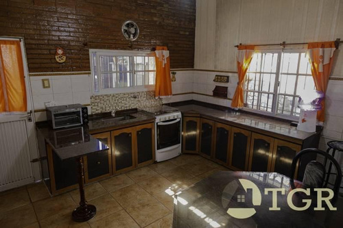 Oport X Viaje - Imponente Casa En Lote Propio. Ideal Dos Familias.