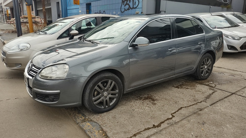 Volkswagen Vento 2.5 Advance 170cv