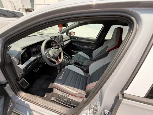 Volkswagen Golf GTI 2.0L Turbo 261HP DSG7 vel