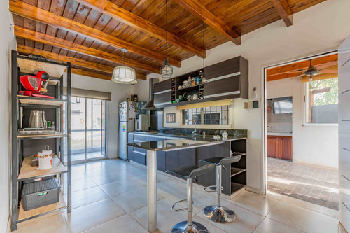 Imagen 3 de 25 de Casa En Venta 3 Dormitorios Con Pileta