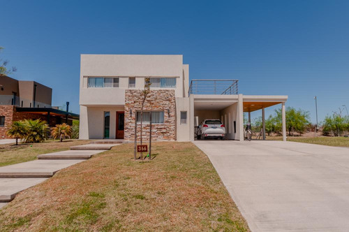 Muy Buena Casa En El Barrio Vistas, Puertos / Escobar