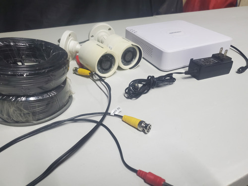 Dvr Hikvision 8 Canales 1 Tb , 2 Camaras Al 100% (Usado)