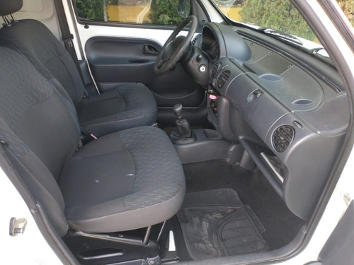 Imagen 8 de 12 de Renault Kangoo 1.6 Aa Mt 2015