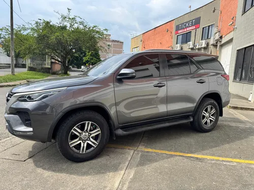 Toyota Fortuner 2.4 Street At 7As