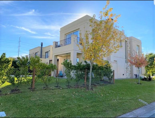 Tipas- Casa En Esquina-venta O Alquiler