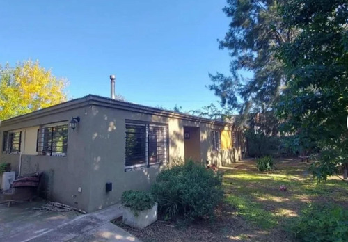 Casa En Venta - 3 Dormitorios 1 Baño - 1.120mts2 - Escobar