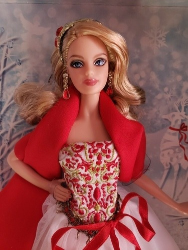 Barbie Holiday 2010 (Usado)