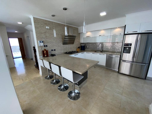 Imagen 8 de 13 de Vendo Casa En Urbanización Los Naranjos