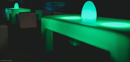 Imagen 2 de 10 de Alquiler Living - Juego De Living - Puff Led - Champañeras