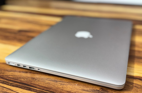Macbook Pro 15.4 Plateado (Usado)