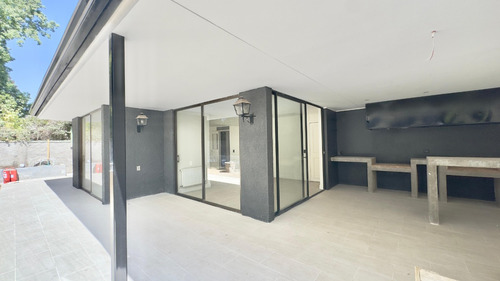 Excelente Casa Remodelada Club De Polo, Jardín Del Este