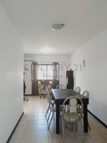 Imagen 8 de 30 de 132 Entre 64 Y 65. Departamento De Dos Dormitorios En Venta, Los Hornos.-