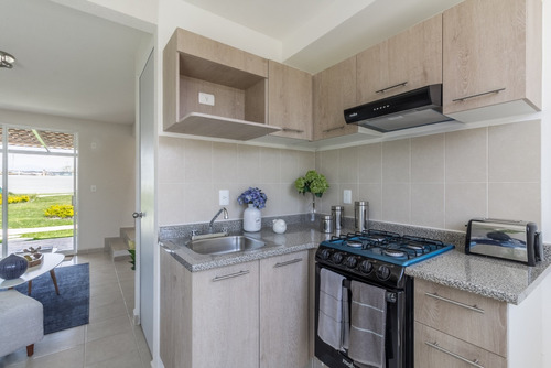 Imagen 3 de 14 de Venta De Casa Con Terraza Frente A La Alberca