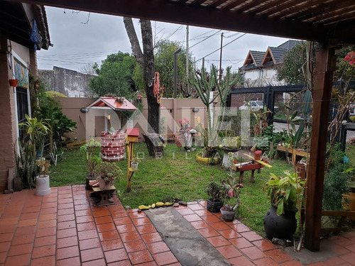 Venta Retasado !!!! Excelente Chalet Sobre Lote De 10 X 40.