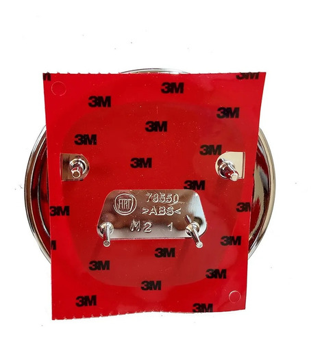 Imagem 2 de 2 de Emblema Da Grade Dianteira Uno Mille 2010 2011 2012 Fiat