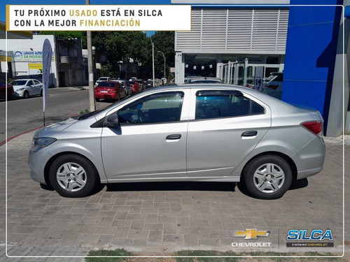 Imagen 8 de 19 de Chevrolet Prisma Joy 2017 Gris Plata 4 Puertas