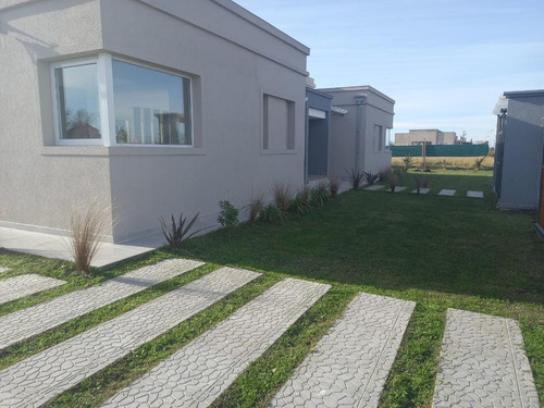 Imagen 29 de 30 de Venta De Casa A Estrenar En B° Los Álamos A Metros Del Acceso Oeste, Luján.