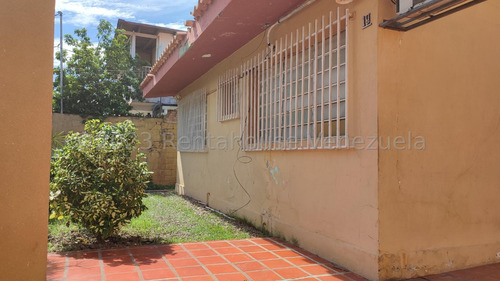 Hermosa Y Espaciosa Casa En Venta En Coro