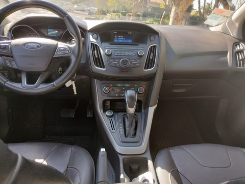 Imagen 10 de 17 de Ford Focus Se Plus At 4ptas 2016 Usado Gris