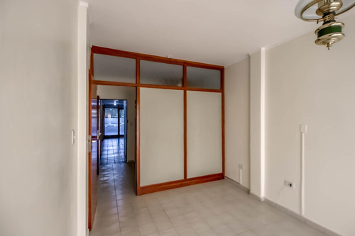 Oficina Impecable En Primer Piso De Edificio , Ideal Consultorio