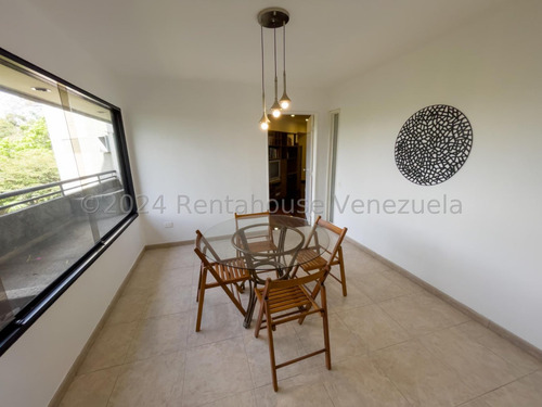 Los Chorros !! Impactante Apartamento, 401 M2, 4 Hab., 4 Baños, 5 Pe, Increíble Vista Al Ávila, Bella Y Amplia Cocina, Pisos De Mármol, 3 Terrazas, Estudio. Edf. Con Hermosa Arquitectura, Pozo De Agua