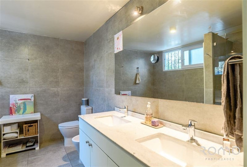 Casa En Venta De 4 Dorm. En Vitacura
