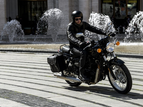 Imagen 7 de 15 de Benelli Imperiale 400