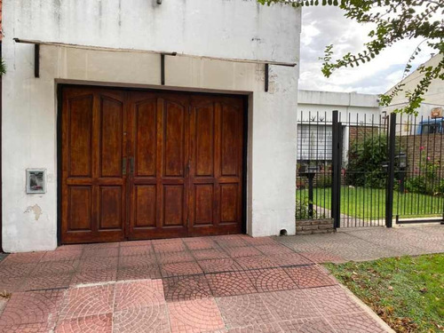 Imagen 3 de 14 de Permuta - Casa De 3 Ambientes En Lote Propio En Venta - Castelar Norte