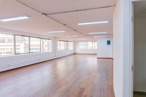 Impecable Oficina Planta Libre, 125 M2, Metro Los Leones
