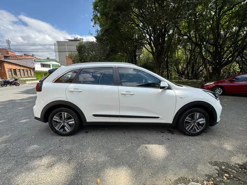 Kia Niro 1.6 híbrida AT 4x2