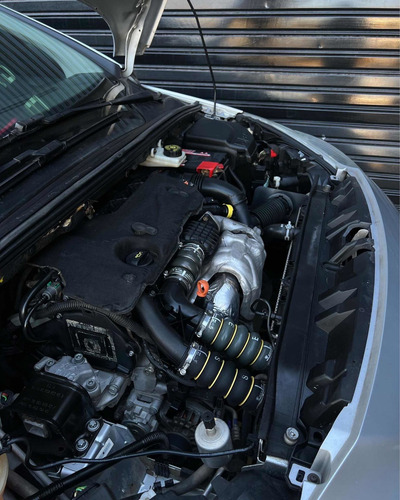 Imagen 10 de 12 de Peugeot 308 2015 1.6 Feline Hdi 115cv