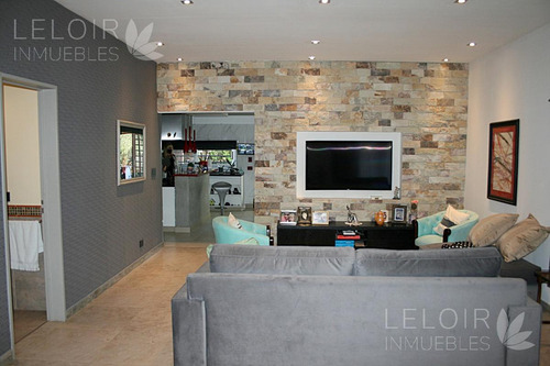 Casa En Venta 2 Amb En Parque Leloir