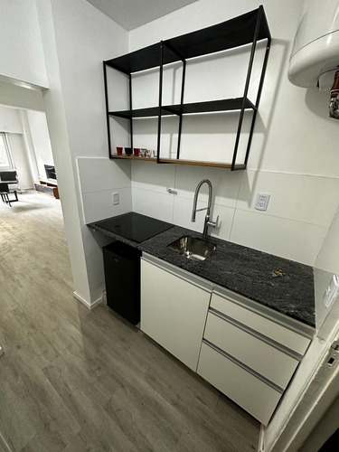 Imagen 6 de 9 de Piso Vinilico Click 3,5mm Spc 152 X 915 Mm Spc Simil Madera